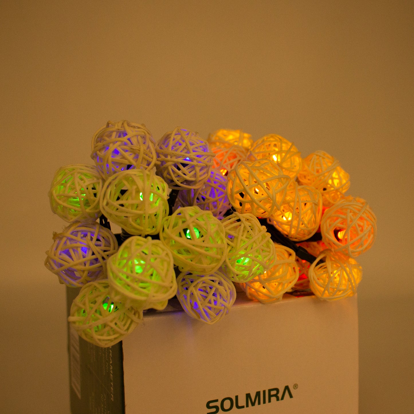 SOLMIRA® Luces Solares LED de Exterior, Forma de Pelota de Ratán, 30 LEDs de Colores, 8 Modos, Certificado CE y RoHS